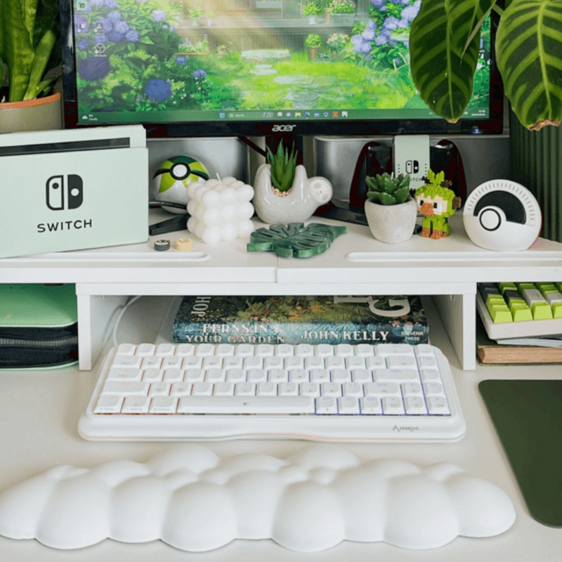 Spring desk setup! 🌸☁️🌿